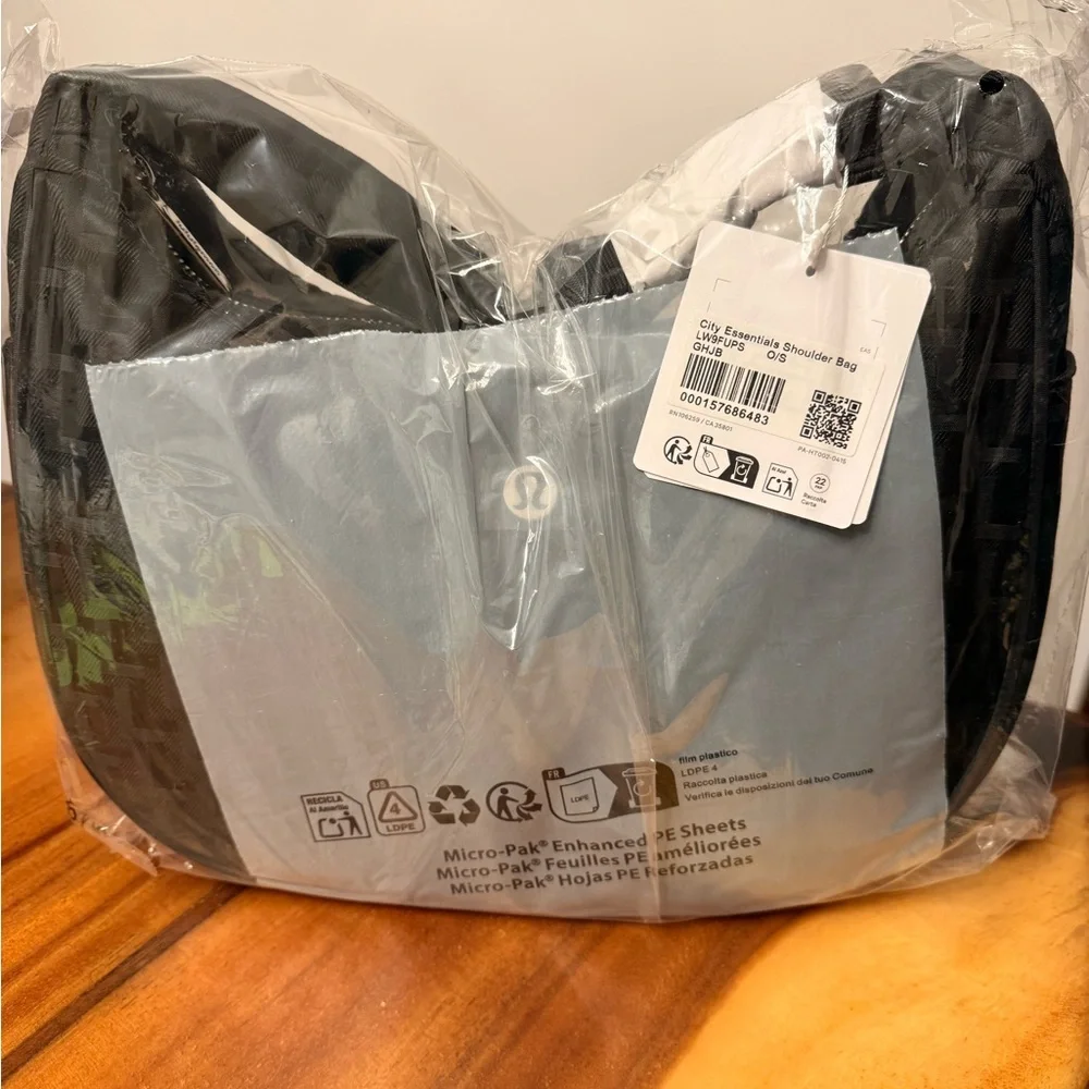 Lululemon City Essentials Shoulder Bag 4L Monogram Jacquard Athletica - Picture 8 of 9